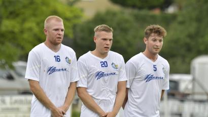 Bild: Hubert Ziegler
Die Mauer muss gegen den FC Amberg richtig stehen: Die Vilsecker Fabian Vater, Lukas Federer, Marcel Suttner (von links) proben schon mal.