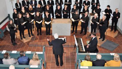 Bild: rgr
Die Pressather Chorgemeinschaft "St. Georg" gibt ein beeindruckendes Chorkonzert in der Evangelischen Michaelskirche Grafenwöhr.