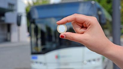Bild: Gabi Schönberger
Deutlich mehr als einen Euro lässt sich der Landkreis die bessere Bus-Anbindung des Schönseer Landes an den Landkreis Cham kosten.