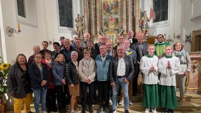 Bild: bk
Der Dank an Gott steht bei der Abendmesse in der Pfarrkirche Heiligste Dreifaltigkeit im Mittelpunkt, als sich die Geburtsjahrgänge 1957/58 in Freihung treffen.