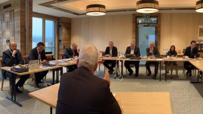 Bild: Christine Hollederer
Tagung der Oberpfälzer Landräte im Landkreis Neustadt an der Waldnaab. Neben der Asylpolitik stand ein Vortrag des Antisemitismusbeauftragten der Bayerischen Staatsregierung, Dr. Ludwig Spaenle, auf dem Programm.