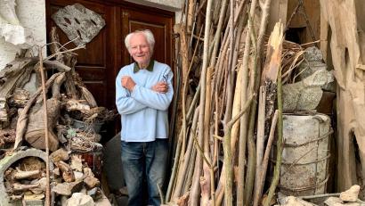Bild: Gabi Schönberger
Der Künstler Günter Mauermann in seinem Atelier an seinem 85. Geburtstag. Er kann auf ein vielfältiges und sehr erfolgreiches Schaffen zurückblicken. Seine Kreativität und seine schöpferische Kraft sind ungebrochen.