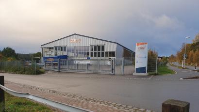 Bild: kaz
Die Firma Pöllath aus Erbendorf ist für ihre Garagen- und Industrietore bekannt. Ein Bauantrag über eine Nutzungsänderung der Montagehalle war nun Thema im Stadtrat.