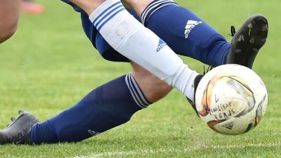 Symbolbild: af
Ein Foul mit strafrechtlichen Folgen beschäftigt die lokale Fußballszene.