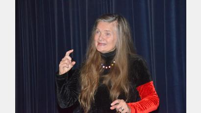 Bild: Kunz
Regisseurin Karin Kaper erklärt leidenschaftlich ihren Film.