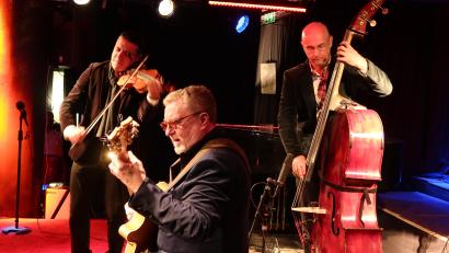 Bild: Kunz
Das Martin Taylor/Sandro Roy Trio begeistert Jazz-Fans bei seinem Auftritt im "Bistrot Paris".