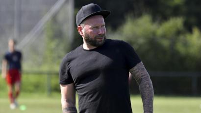 Archivbild: Hubert Ziegler
Florian Weber, der Trainer des TSV Theuern, wurde beim Spiel gegen Bad Aibling mit Gelb-Rot aus der Coaching-Zone verwiesen.