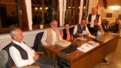 Bild: jba
Die Akteure des Mundartabends von links: Wolfgang Leo Bäumler, Günter Weber, Gertraud Mois, Markus Keßler und Helmut Erndt.