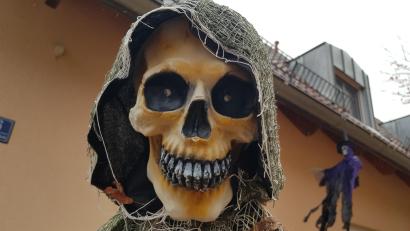 Bild: Benkhardt
Nach einem alten Volksglauben öffnen sich in der Halloween-Nacht die Türen zum Geisterreich.