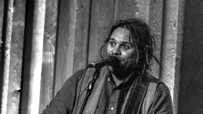 Bild: exb/Kerstin Schraml
Der "Bulldogfahrer" und Liedermacher Keller Steff auf Solo-Tour in Amberg