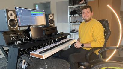 Bild: Katharina Melzner
Stolz präsentiert Rene Bergner, Hausrat im Marktredwitzer Jugendzentrum, das neue Tonstudio.