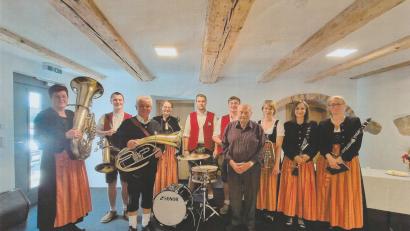 Bild: Alfred Eckert/exb
Bei guter Gesundheit feiert Hans Pürner im Gasthaus Lippert in Pamsendorf seinen 90. Geburtstag.