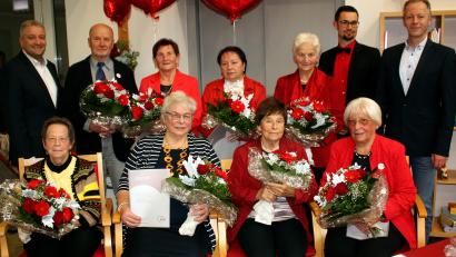 Bild: R. Kreuzer
Die AWO ehrt bei der 100-Jahr-Feier auch verdiente Ehrenamtliche.