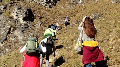 Bild: Siegfried Filipp
Gemeinsam den Berg hinauf: Das VBW Oberviechtach-Schönsee bietet Wanderungen für Singles 50+ an.