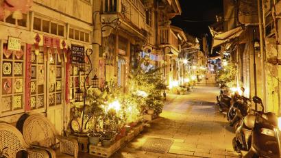 Bild: Tainan City Government/dpa
Kleine Gasse mit großem Angebot: Zum Abendessen bietet sich die Shennong Street an.