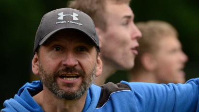 Bild: ham
Wolfgang Richthammer gibt engagiert Anweisungen. Der Trainer des FC Schmidgaden versteht seine Mannschaft oft selber nicht.