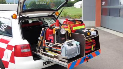 Bild: amö
Das First-Responder-Fahrzeug der Winklarner Gruppe ist mit diversen Gerätschaften ausgestattet. Das Auto selbst ist in die Jahre gekommen und soll nun ersetzt werden.