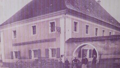 Bild: Archiv Hubert Haas
Geschichten und Ereignisse beim "Leymwirt" (Bäckerei Weigert), hier eine Ansicht aus dem Jahr 1912, waren auch Thema bei der Wirtshausführung mit Hubert Haas.