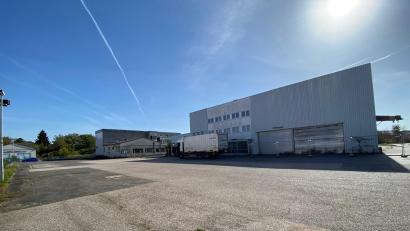 Bild: cv
Auf diesem Grundstück an der Austraße – früher Firma Kottek und Baywa-Kartoffellager – könnte eine Sammelunterkunft für Asylbewerber entstehen.