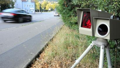 Symbolbild: Stephan Huber
Der Zweckverband Kommunale Verkehrssicherheit Oberpfalz präsentierte bei einer Versammlung in Amberg aktuelle Zahlen. Darunter die Geschwindigkeiten der schnellsten Raser.
