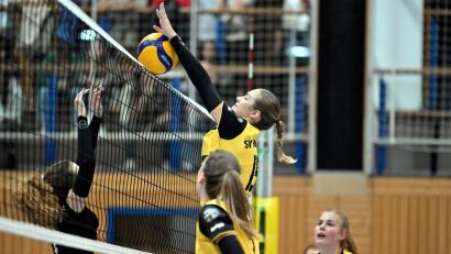 Archivbild: Hubert Ziegler
Auf die Blockarbeit von Emma Peter konnten sich die Volleyballerinnen des SV Hahnbach auch in Hammelburg verlassen.