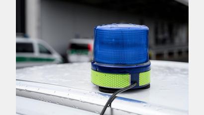 Symbolbild: Daniel Vogl /dpa
Eine Seniorin soll mit ihrem Sohn eine große Menge Drogen verkauft haben.