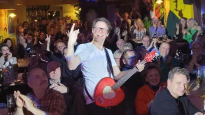 Bild: Kunz
Eine Live-Band, die tolle Stimmung machte.