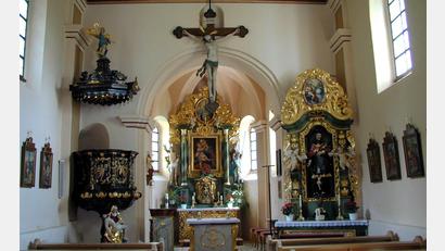 Bild: le
Das barocke Nikolauskirchlein glänzt mit einer reichen Ausstattung im Inneren.
