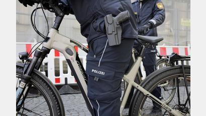 Symbolbild: Wolfgang Steinbacher
Bei näherer Kontrolle stellten die Beamten der Amberger Polizei fest, dass sie es nicht mit einem Pedelec, sondern einem Kleinkraftrad zu tun hatten, das Spitzengeschwindigkeiten von bis zu 60 km/h schafft. Dafür ist ein Führerschein nötig.