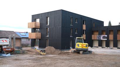 Bild: Hirsch
Auf dem Weinberg baut die Stadt Schwandorf derzeit Sozialwohnungen. Im Januar sollen die ersten Bürger mit geringem Einkommen dort einziehen.