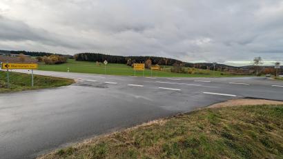 Bild: wrl
Hier treffen die Gemeindeverbindungsstraße zwischen Nottersdorf und Obermurach sowie die Kreisstraße SAD 43 zwischen Niedermurach und Sallach aufeinander - mehrmals gab es an dieser Kreuzung schon Unfälle.