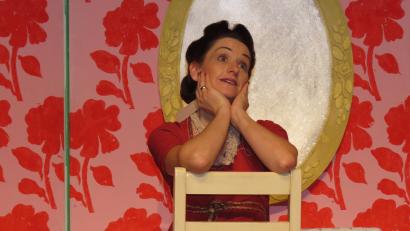 Archivbild: ubb
Im Stück "Sein oder nicht sein", aufgeführt im Kettelerhaus und inszeniert vom Modernen Theater Tirschenreuth, spielte Petra Sommer-Stark in einer starken Hauptrolle die Maria Tura.