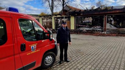 Bild: Thomas Dobler
Kreisbrandrat Christian Demleitner hatte bei den Löscharbeiten in Schwarzberg die Oberaufsicht.