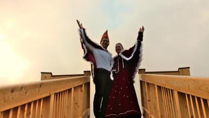 Bild: Lukas Forster/exb
Auf den Thron beim Sibyllenbad stiegen das Prinzenpaar Franziska I. und Florian I. zum Faschingsauftakt. Dazu wurde das Münchenreuther Narrenschutzgebiet auf die Gemeinde Bad Neualbenreuth ausgeweitet, wie es heißt.