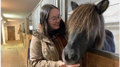 Bild: Gabi Schönberger
Julia Herold und ihre "Lykkja" begleiten den diesjährigen Martinszug in Neunkirchen.
