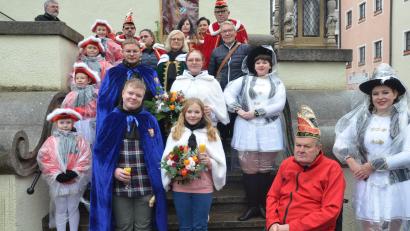 Bild: Kunz
Die neue Narrhalla-Mannschaft rüstet sich für den Fasching.