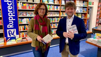 Bild: Gabi Schönberger
Maria und Johannes Rupprecht schließen ihre Filiale in Vohenstrauß, von der aus vor 35 Jahren die Erfolgsgeschichte des mittlerweile 50 Filialen umfassenden Unternehmens begann.