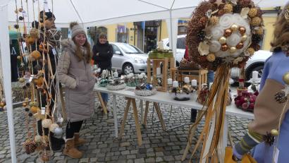 Bild: rn
Beim Kunsthandwerkermarkt des Gewerbevereins gibt es verschiedene Exponate junger Künstler.