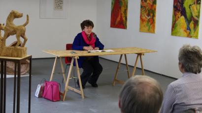 Bild: Kunz
Marianne Ach liest beim Weidener Kunstverein.