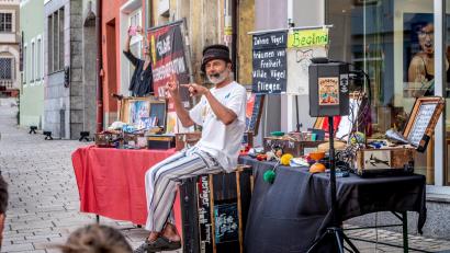 Archivbild: pml
Bei "Kunst und Rotlicht" war in Neustadt/WN in der Vergangenheit immer einiges geboten. Die Aufnahme stammt aus dem Jahr 2018.