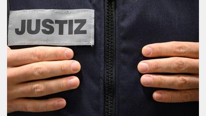 Bild: Sebastian Gollnow/dpa/Symbolbild
In Amberg wurde wegen einer Messerattacke verhandelt.