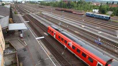 Archivbild: Wolfgang Steinbacher
Der Bahnhof von Weiden soll barrierefrei werden. Die Gespräche der Stadt Weiden mit Vertretern der Deutschen Bahn gehen weiter.