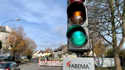 Bild: Gabi Schönberger
Noch bis Ende November regelt hier in der Mooslohstraße die Ampel den Verkehr.