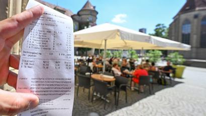 Bild: Bernd Weißbrod/dpa
Die Mehrwertsteuer-Regelung wurde wegen der Energiekrise mehrmals verlängert, zuletzt bis Ende dieses Jahres.