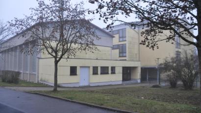 Bild: ak
Die Sporthalle West könnte mit geringem finanziellen Aufwand zu einem Jugendtreff umgewandelt werden.
