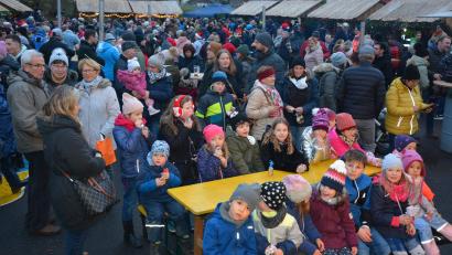 Archivbild: jr
Nach der erfolgreichen Premiere im vergangenen Jahr gibt es auch heuer in Pechbrunn einen Weihnachtsmarkt.