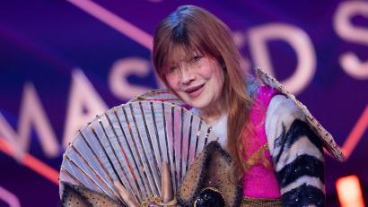 Bild: Rolf Vennenbernd/dpa
Katja Ebstein in der Prosieben-Show „The Masked Singer“.