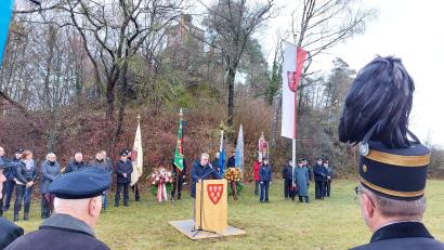 Bild: mfh
Auf dem Schlossberg wurde am Sonntag in Sulzbach-Rosenberg der Opfer von Kriegen und Gewaltherrschaft gedacht.
