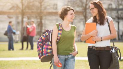 Bild:  Wiesel/OTH Amberg-Weiden/exb
Sommer, Sonne, Studienstart – Die Bewerbungszeit für einen Studienbeginn im Sommersemester 2024 an der OTH läuft noch bis Montag, 15. Januar 2024.