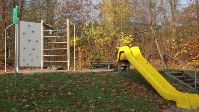 Bild: wro
In Fuchsmühl gibt es schöne Kinderspielplätze. Viele - auch der auf der Ludwigshöhe an der Kurt-Schumacher-Straße (Bild) - seien laut Katharina Stock "klettergerüstlastig".